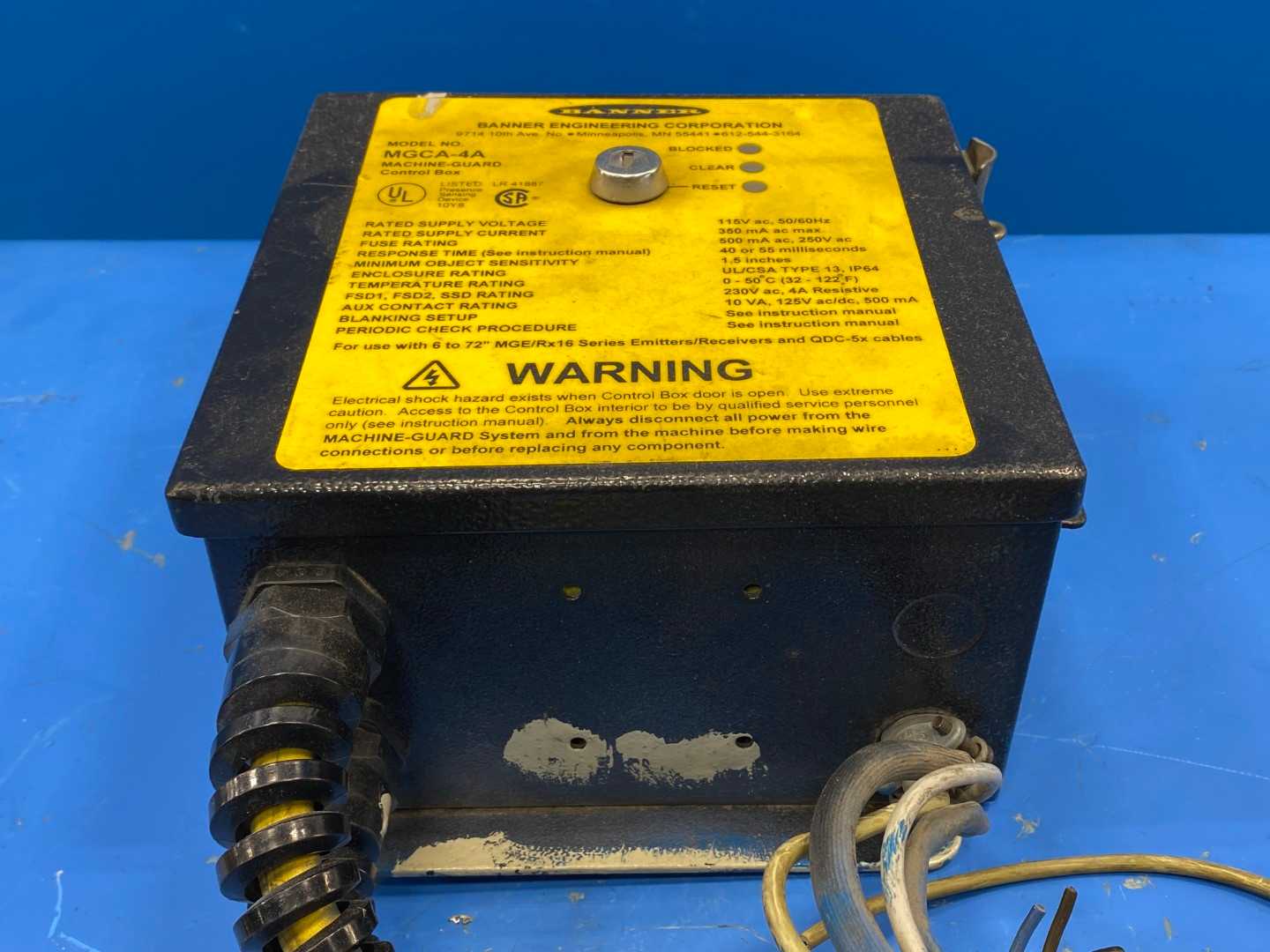 BANNER MGCA-4A machine-guard control box 115 V