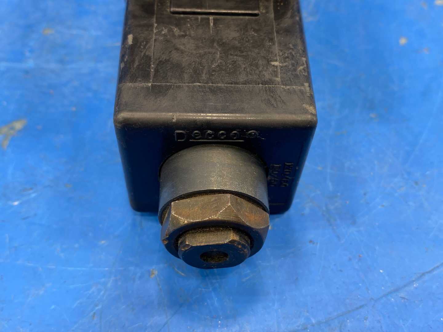 Parker Directional Control  D1VW20B5YV31 3000 PSI Max