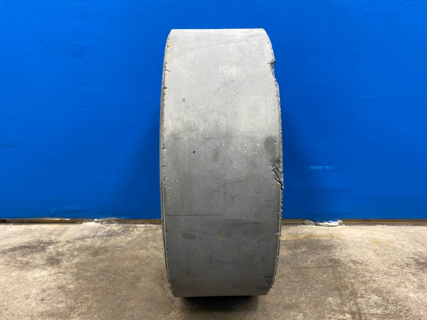 Unitrac Solid Cushion Forklift Tires with Rims 21x7x15 set of 2