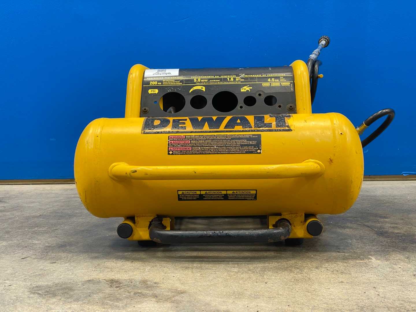 DeWalt Heavy Duty 200 PSI 4.5 Gallon Electric Wheeled Compressor Model D55146