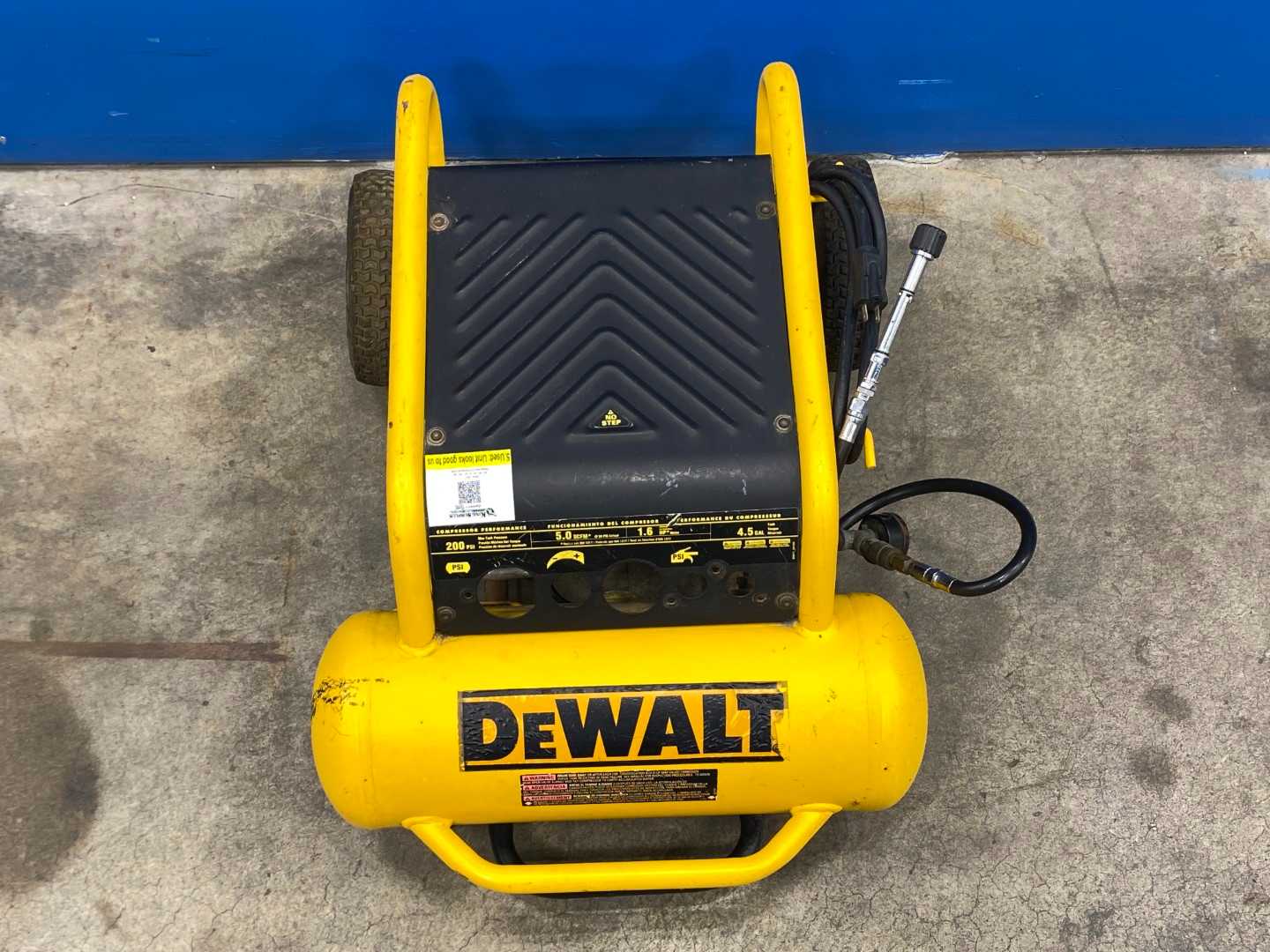 DeWalt Heavy-Duty 200 PSI 4.5 Gallon Electric Wheeled Compressor, Model D55146