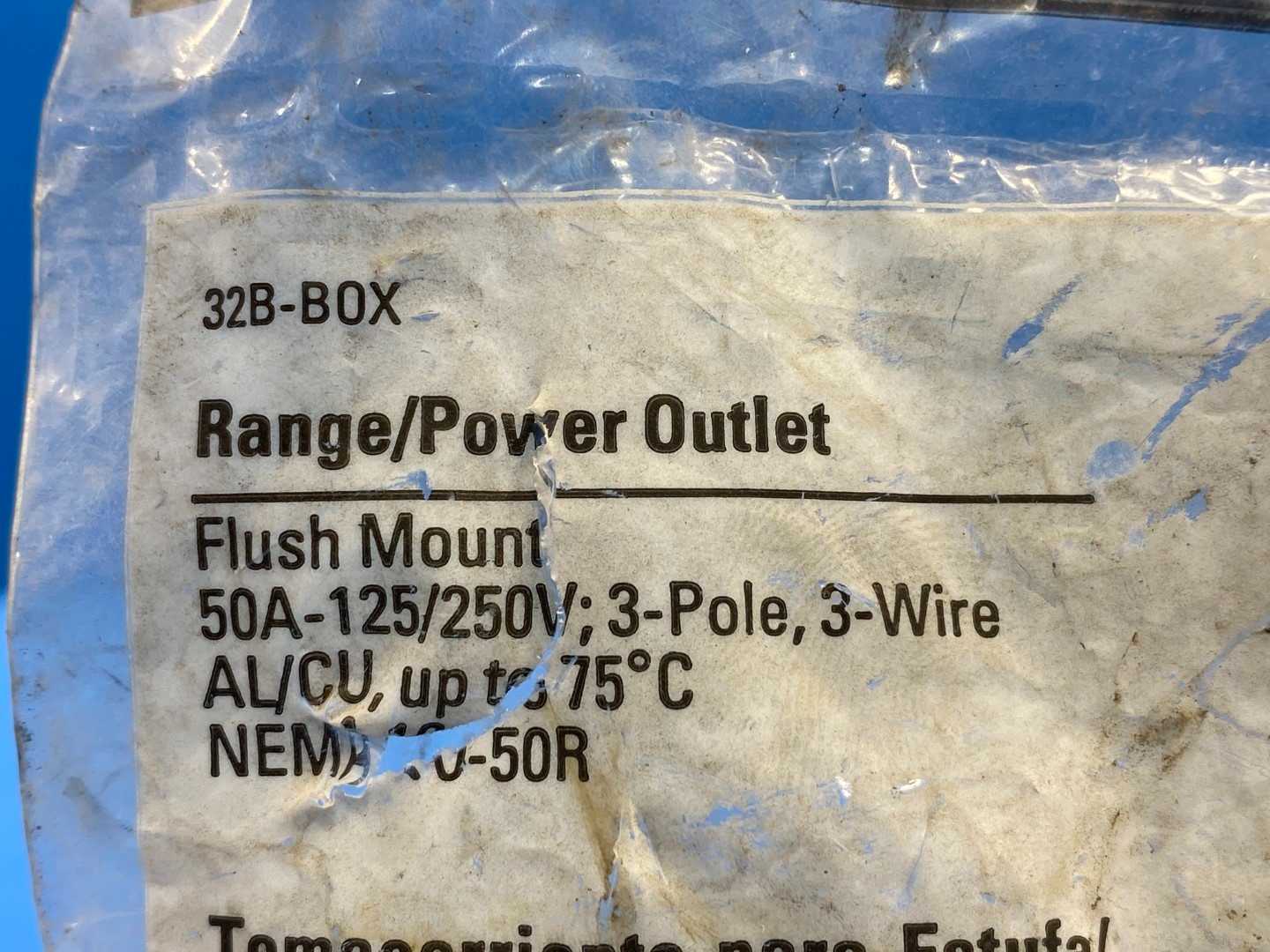 Cooper Wiring Device AL-CU . 75 DEGREES Flush Mount 3-Pole 3-Wire 50A 125/250V