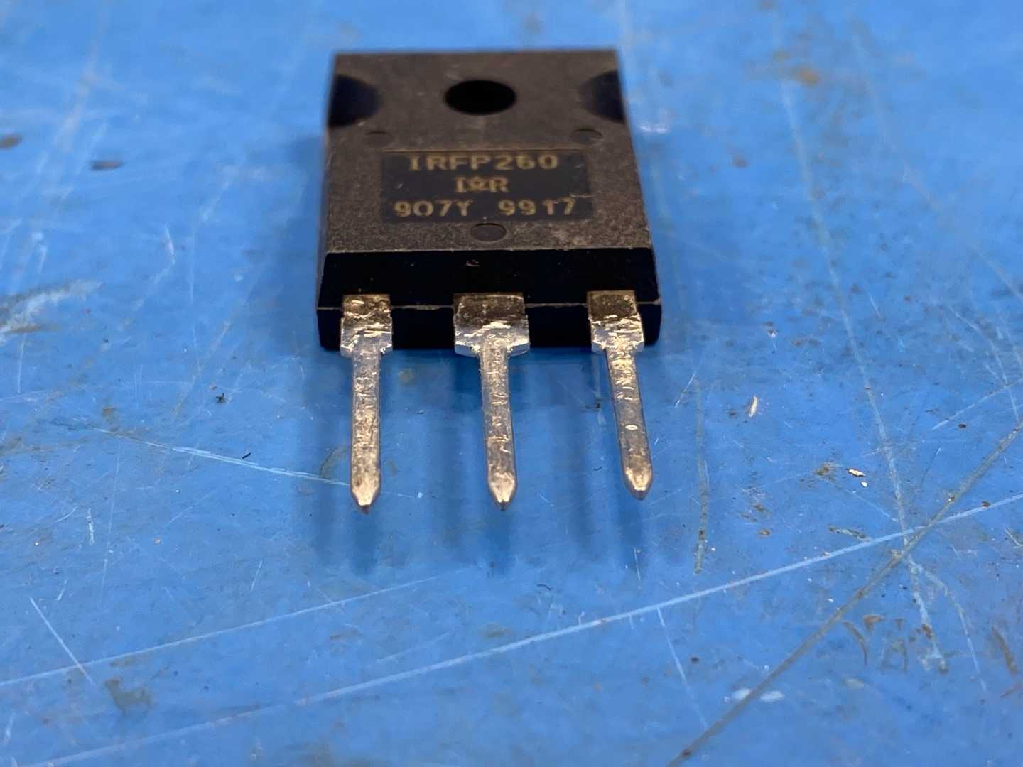 3-Pronged Diode IRFP260 907Y 9917