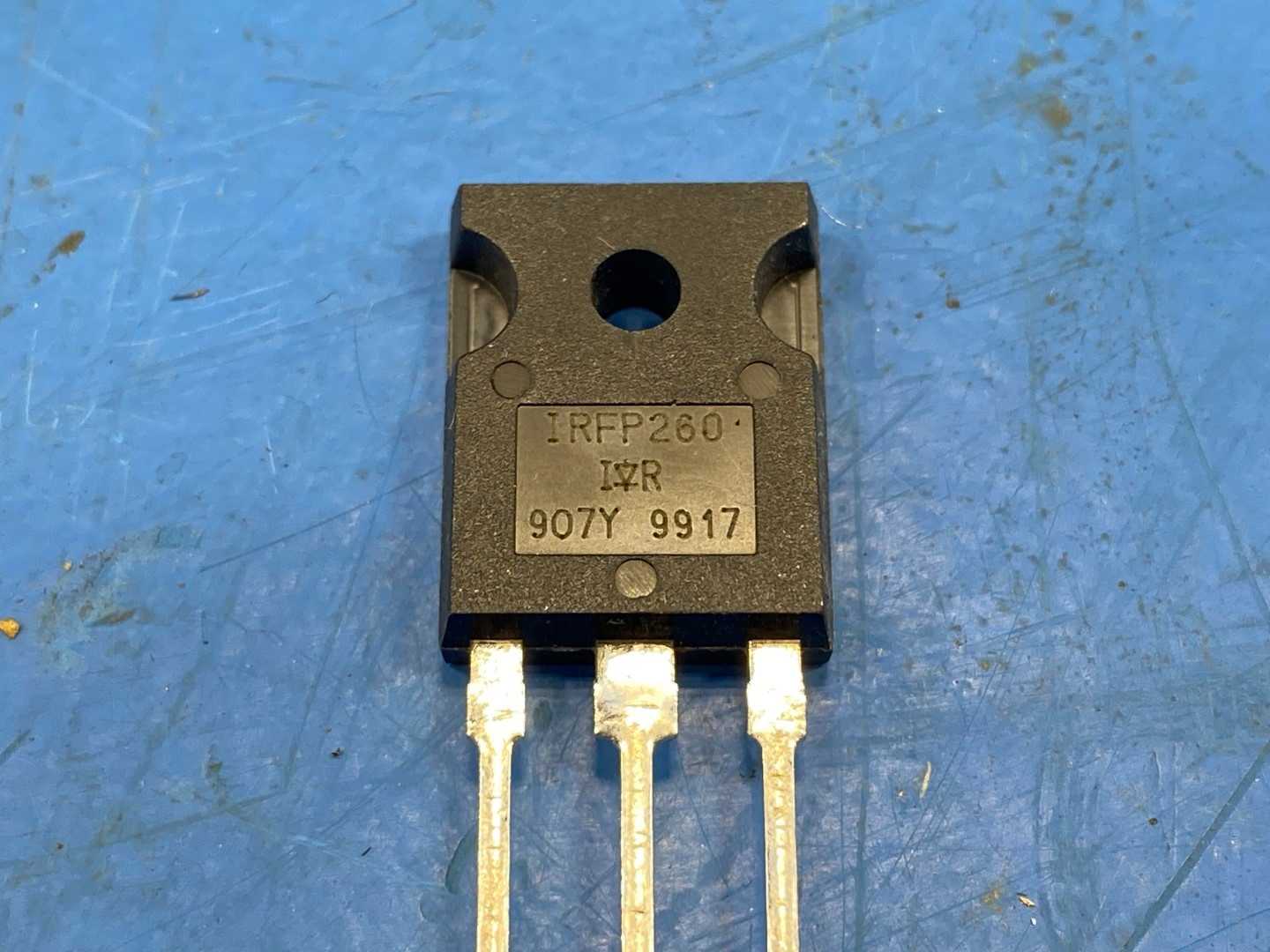 3-Pronged Diode IRFP260 907Y 9917