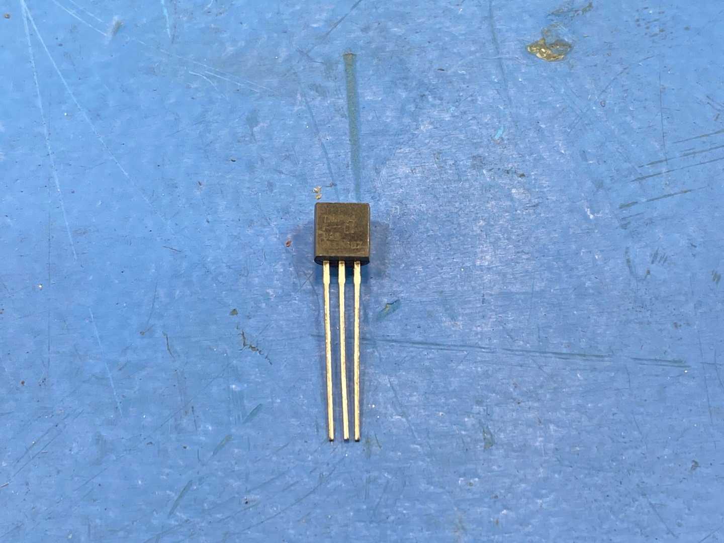 TMP04 F 818 M16770 3-Pronged Diode