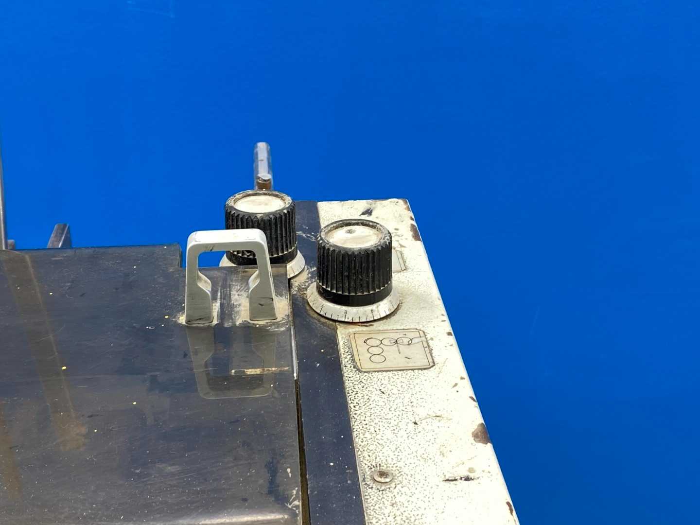 Metronic UV-Trackner w/ VSK-S400 and Instron Model 1000 – Precision UV Tracking System