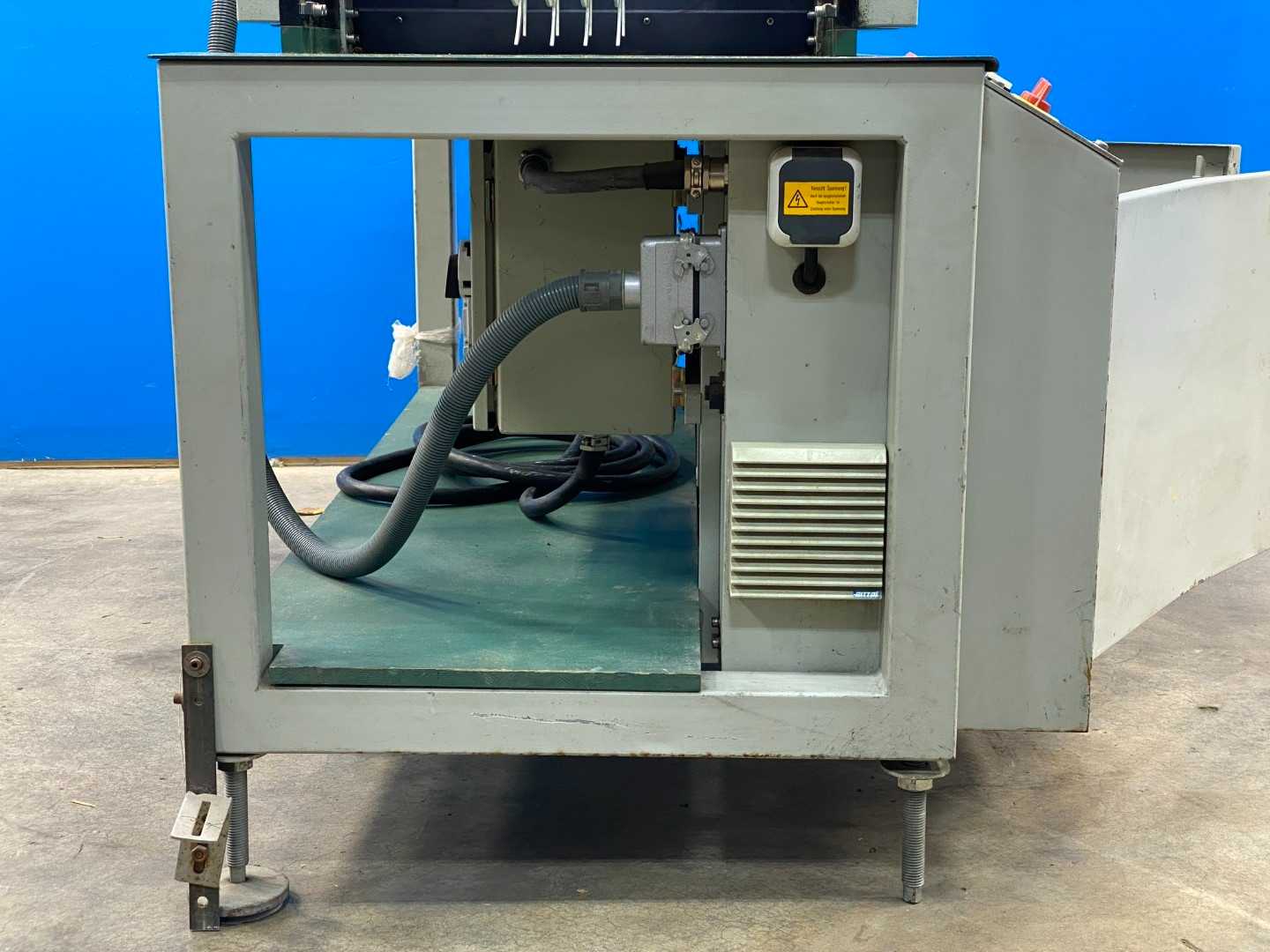 Metronic UV-Trackner w/ VSK-S400 and Instron Model 1000 – Precision UV Tracking System