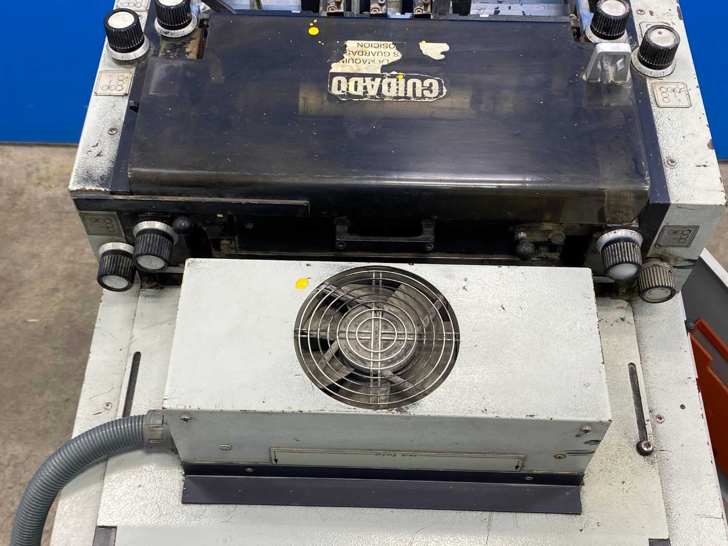 Metronic UV-Trackner w/ VSK-S400 and Instron Model 1000 – Precision UV Tracking System