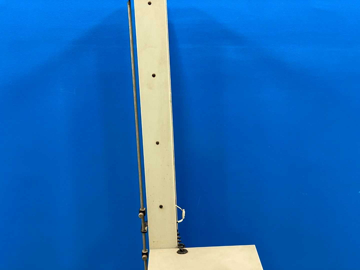 Metronic UV-Trackner w/ VSK-S400 and Instron Model 1000 – Precision UV Tracking System