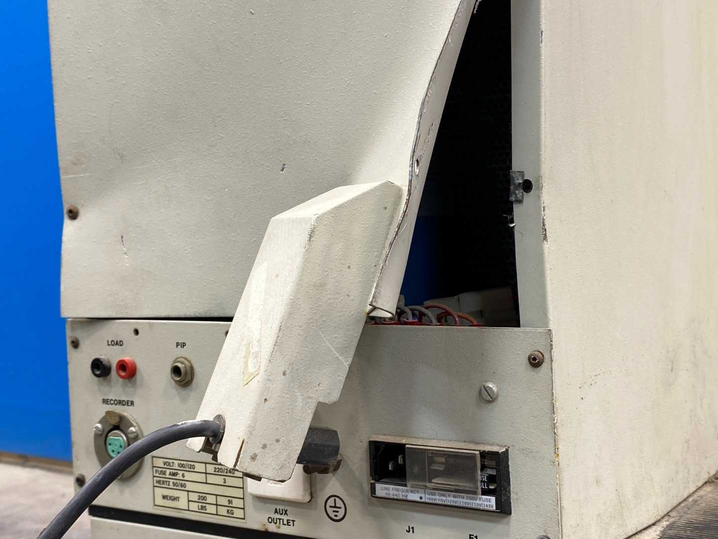 Metronic UV-Trackner w/ VSK-S400 and Instron Model 1000 – Precision UV Tracking System