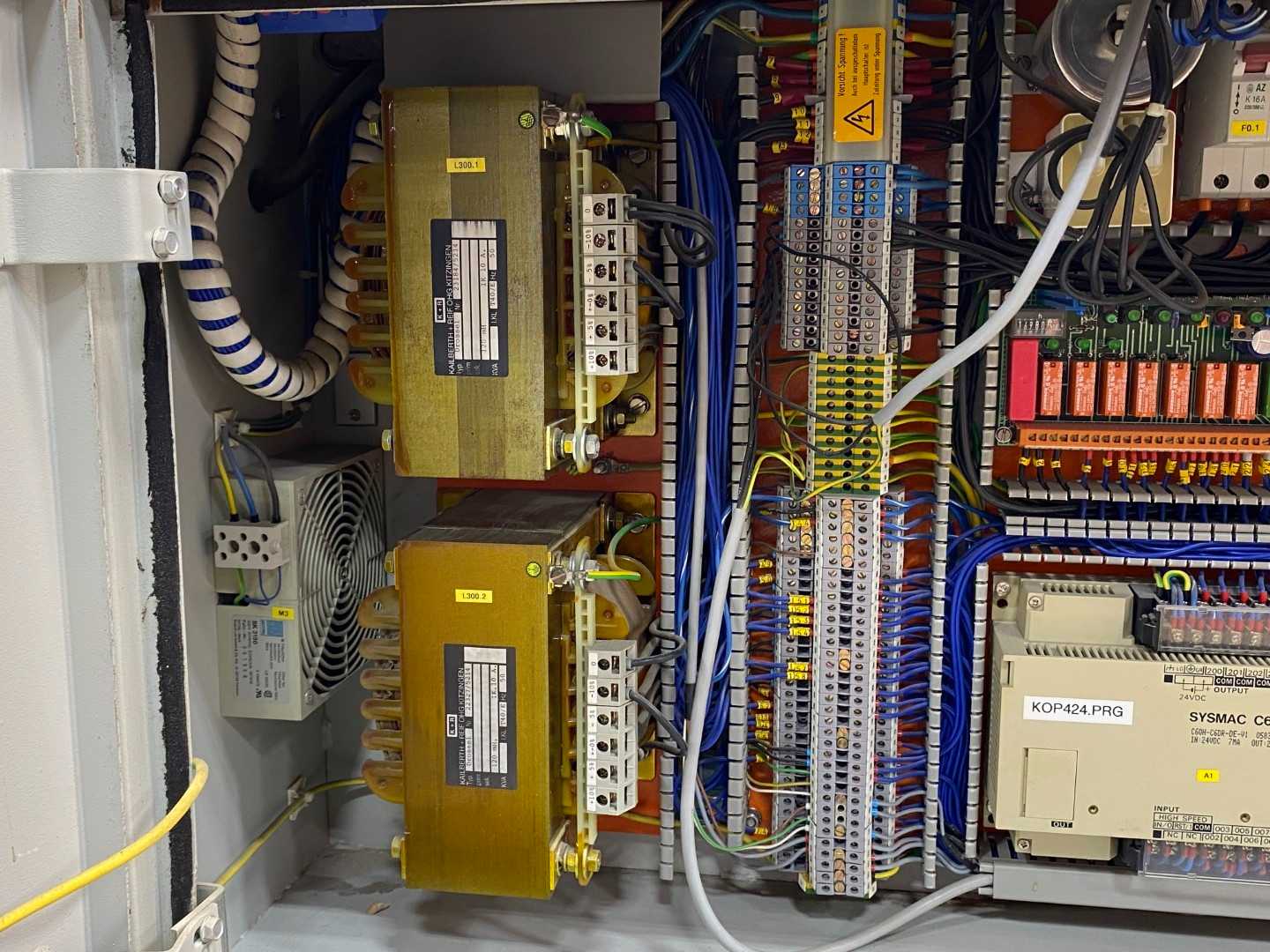 Metronic UV-Trackner w/ VSK-S400 and Instron Model 1000 – Precision UV Tracking System