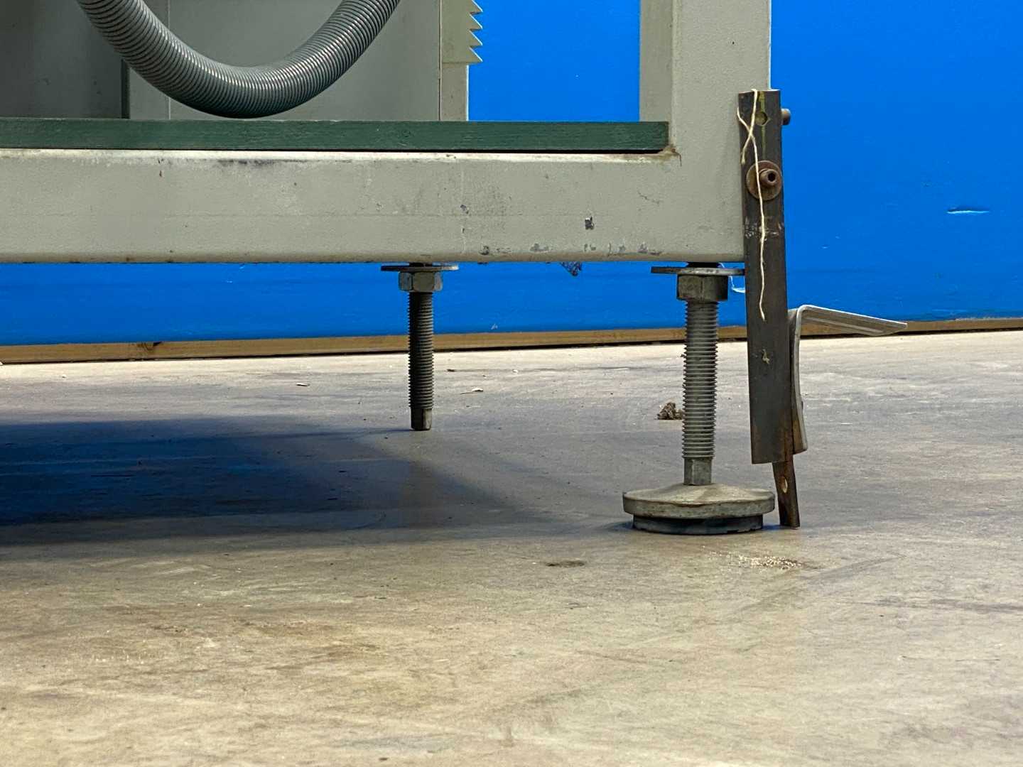 Metronic UV-Trackner w/ VSK-S400 and Instron Model 1000 – Precision UV Tracking System