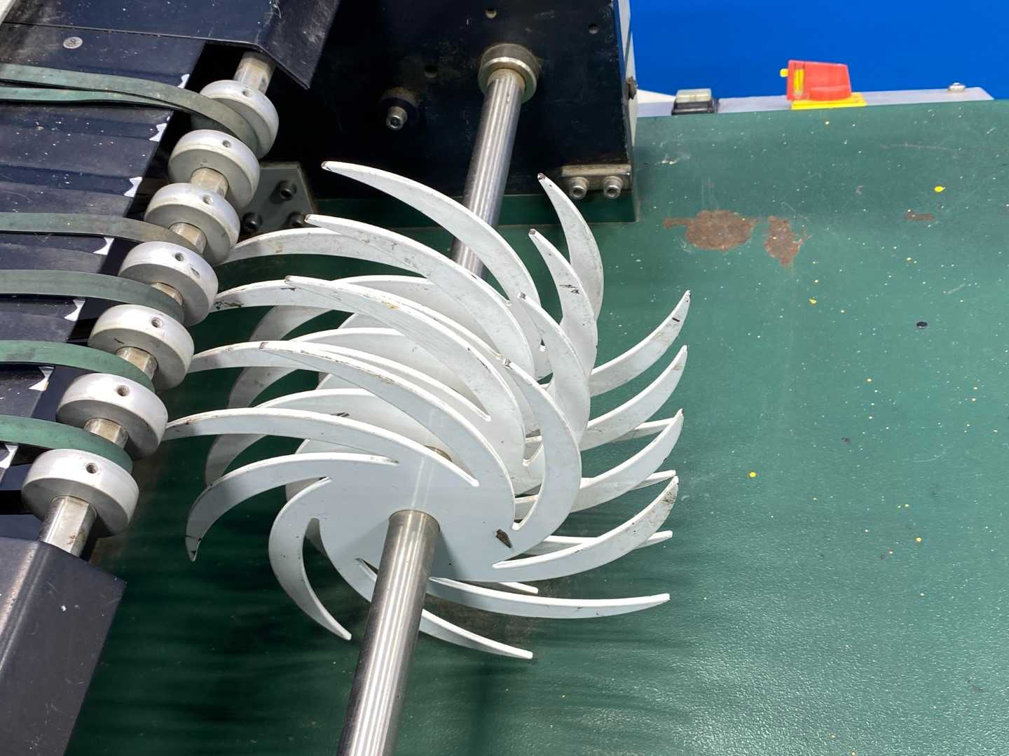Metronic UV-Trackner w/ VSK-S400 and Instron Model 1000 – Precision UV Tracking System