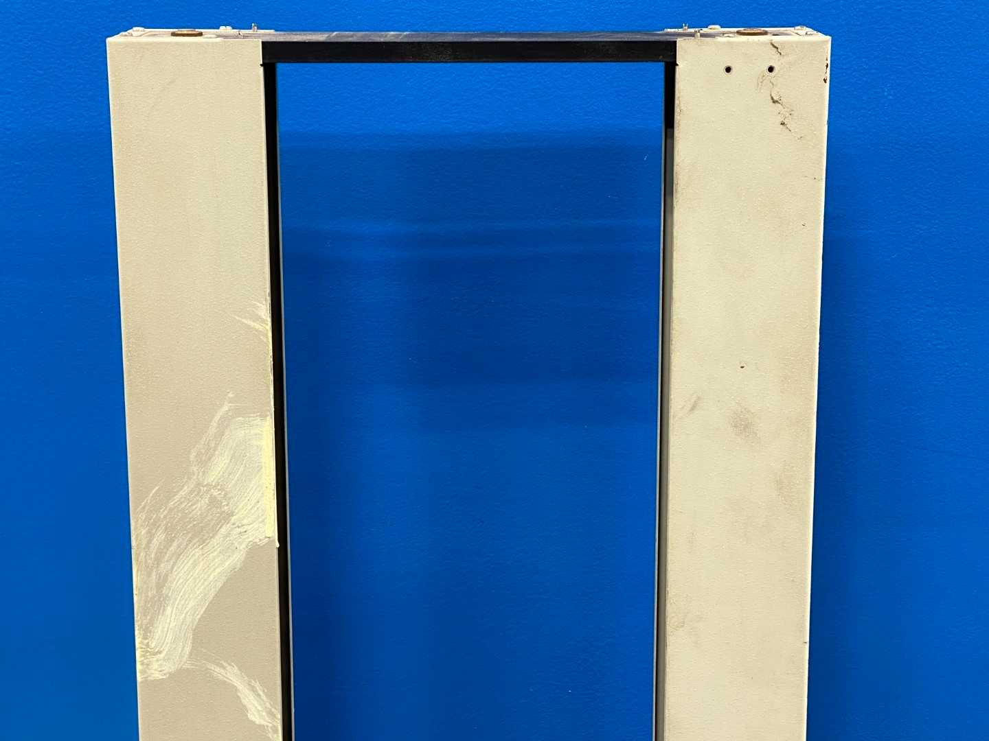 Metronic UV-Trackner w/ VSK-S400 and Instron Model 1000 – Precision UV Tracking System