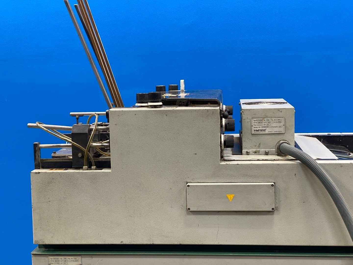 Metronic UV-Trackner w/ VSK-S400 and Instron Model 1000 – Precision UV Tracking System