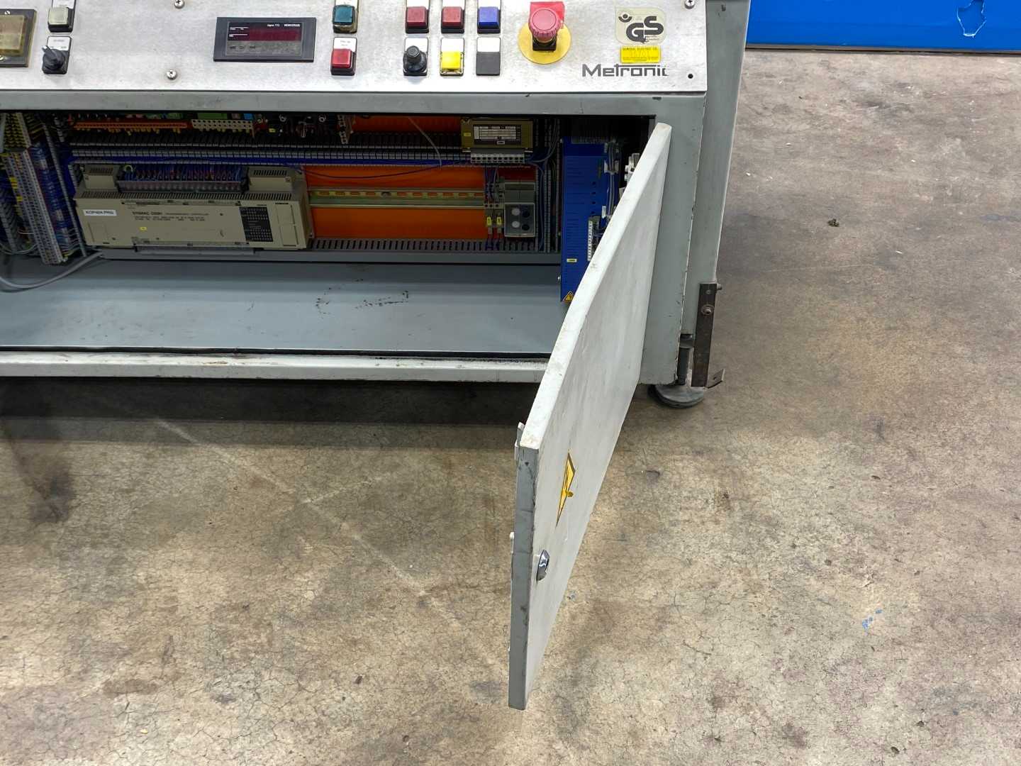 Metronic UV-Trackner w/ VSK-S400 and Instron Model 1000 – Precision UV Tracking System
