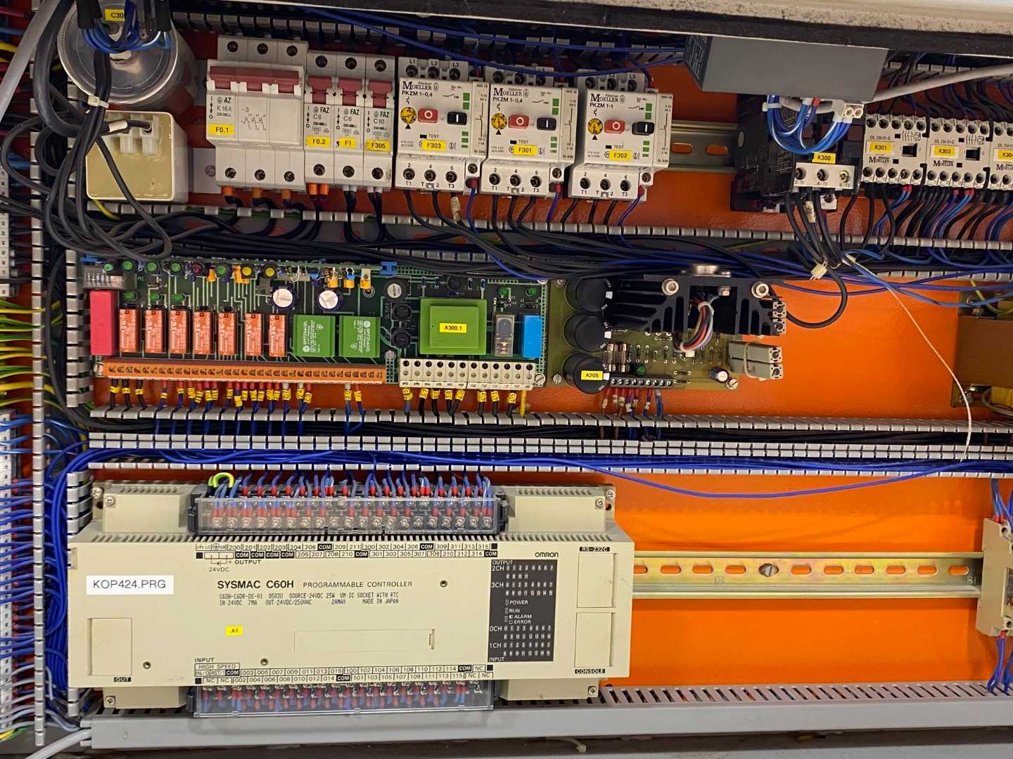 Metronic UV-Trackner w/ VSK-S400 and Instron Model 1000 – Precision UV Tracking System