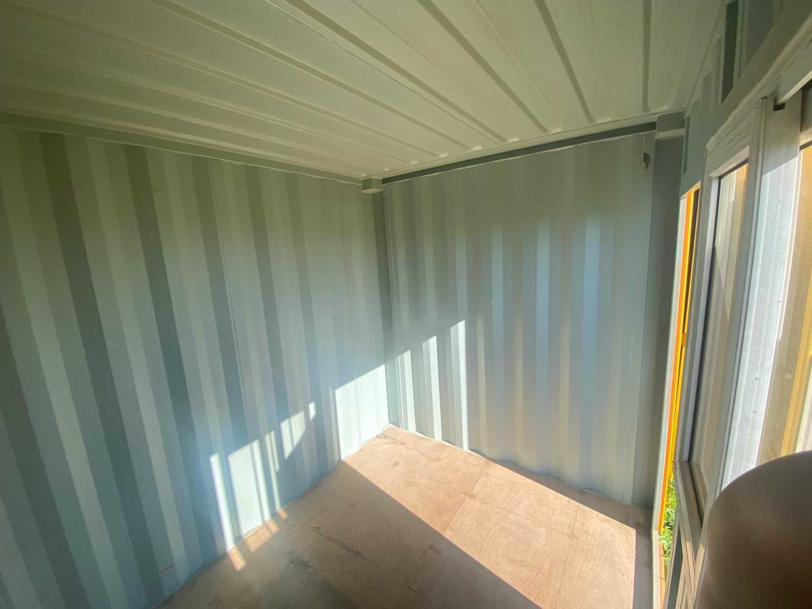 9 ft  CUSTOM BUILT OFFICE CONTAINER Yellow / Orange