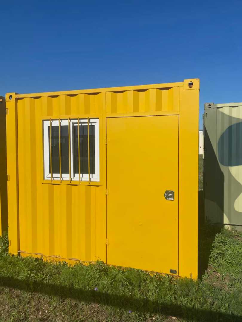 9 ft  CUSTOM BUILT OFFICE CONTAINER Yellow / Orange