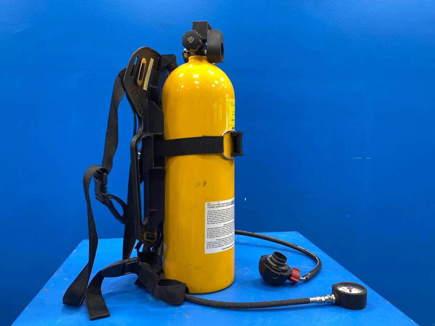 MSA 5-978-1 BREATHING APPARATUS MSA Cylinder 5-978-1 with MSA Respiratory Mask