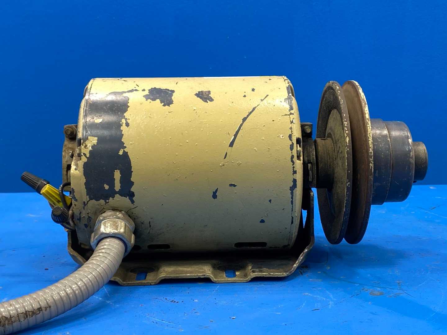 General Electric 5F43MG2812 A-C Motor 1/2HP 230/460V 1140RPM 3PH