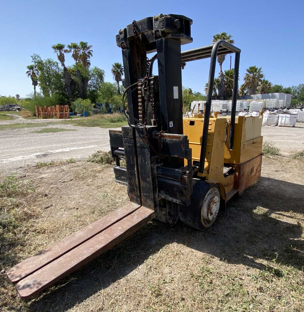 Yale Giant Electric Forklift - 72V K410C300 - 30K Capacity, 62" Forks - Heavy-Duty Industrial Forklift