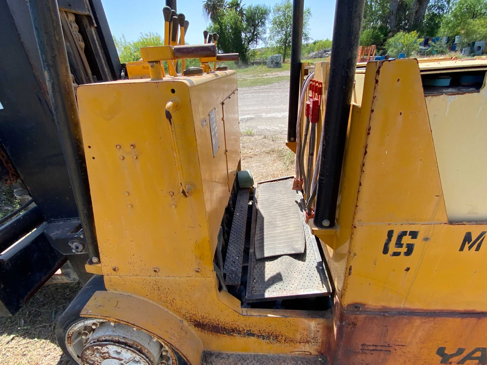 Yale Giant Electric Forklift - 72V K410C300 - 30K Capacity, 62" Forks - Heavy-Duty Industrial Forklift