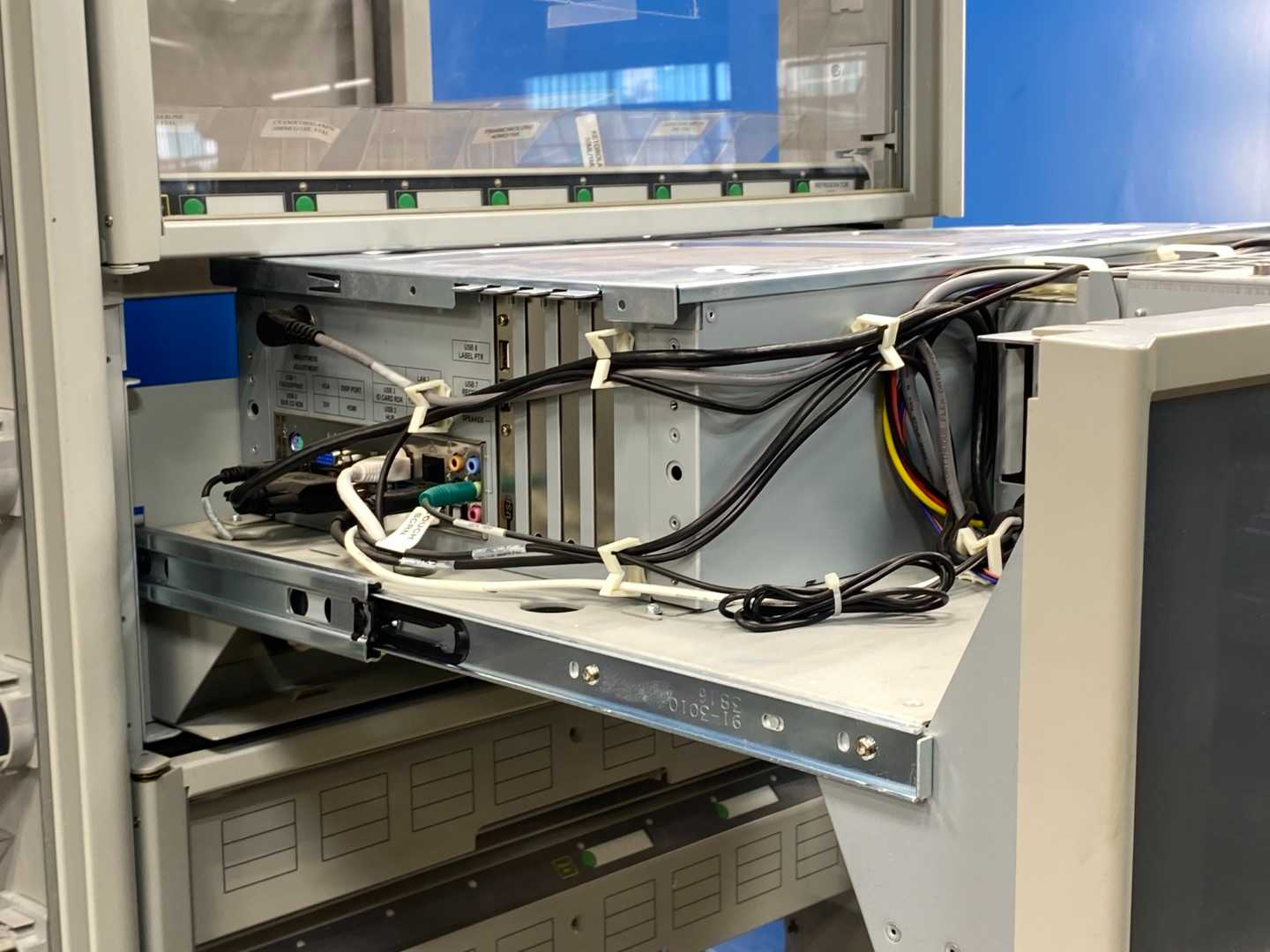 Omnicell 3 Cell 344 Medication Dispensing System - No SD Card - Secure Automated Pharmacy Solution