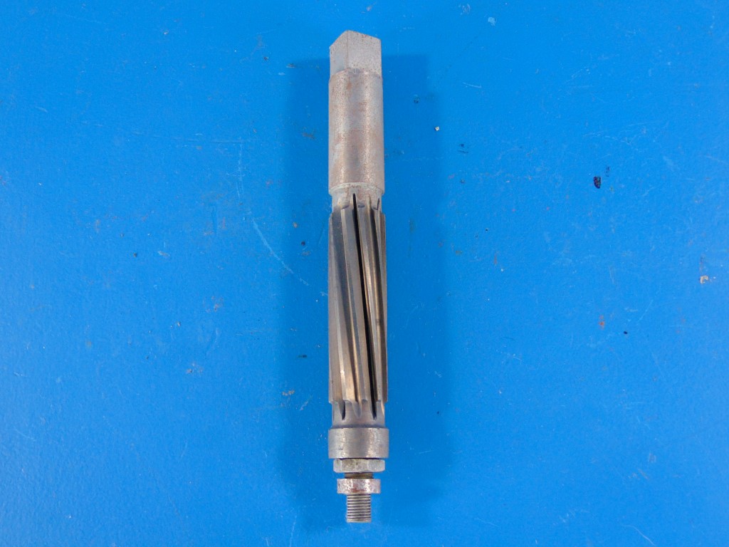 Expanding reamer