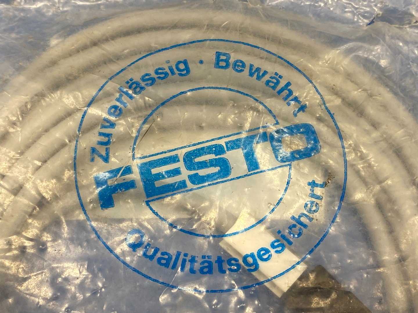 Festo KMEB-1-220/230-2.5 cable