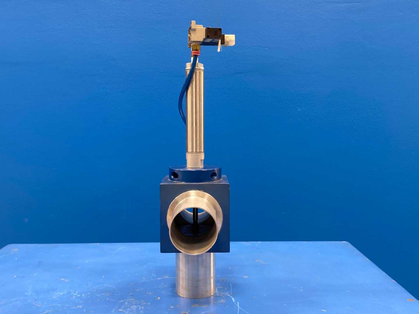 Autoload pneumatic cross valve 250 psi