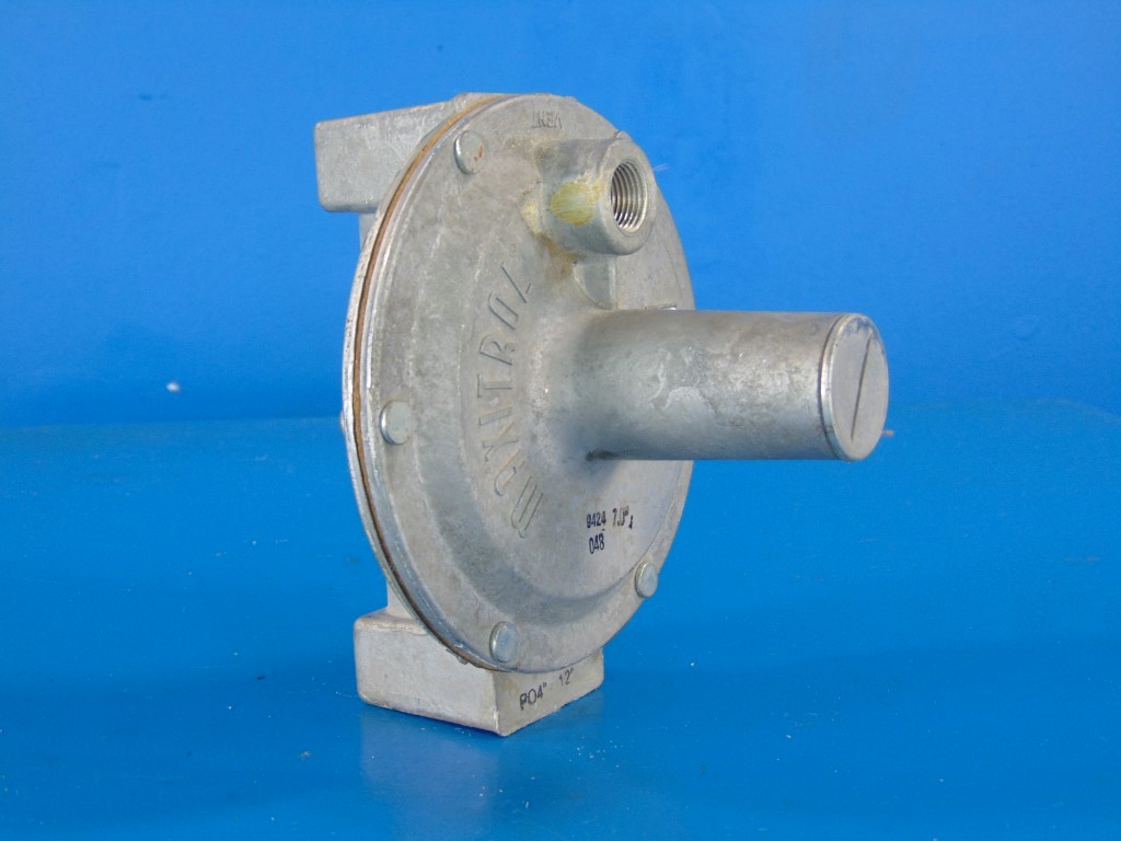 Maxitrol 325-5A 10PSIG Natural Gas Regulator