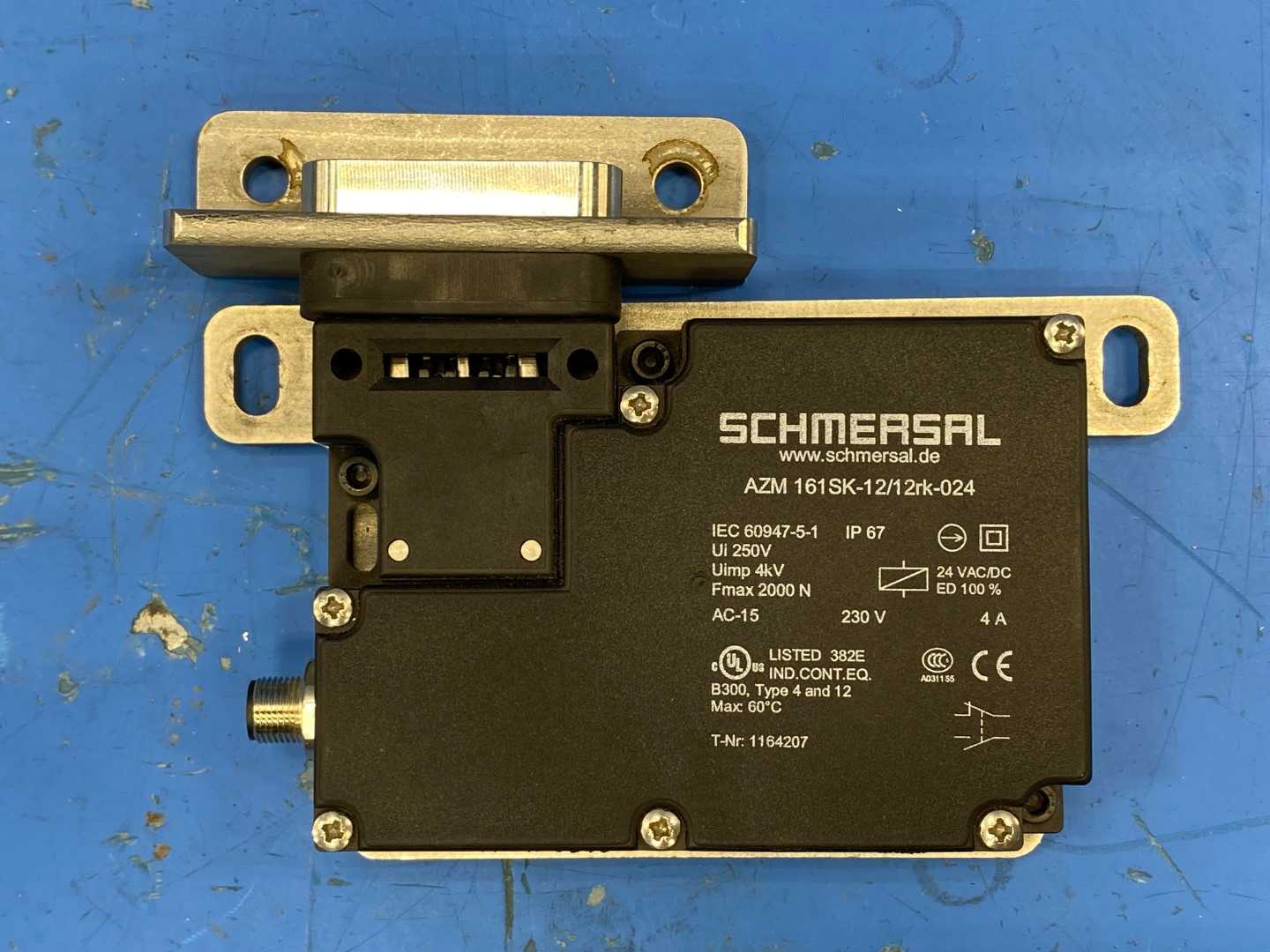 Schmersal AZM 161SK-12/12RK-024 Safety Interlock Switch 250V 4A