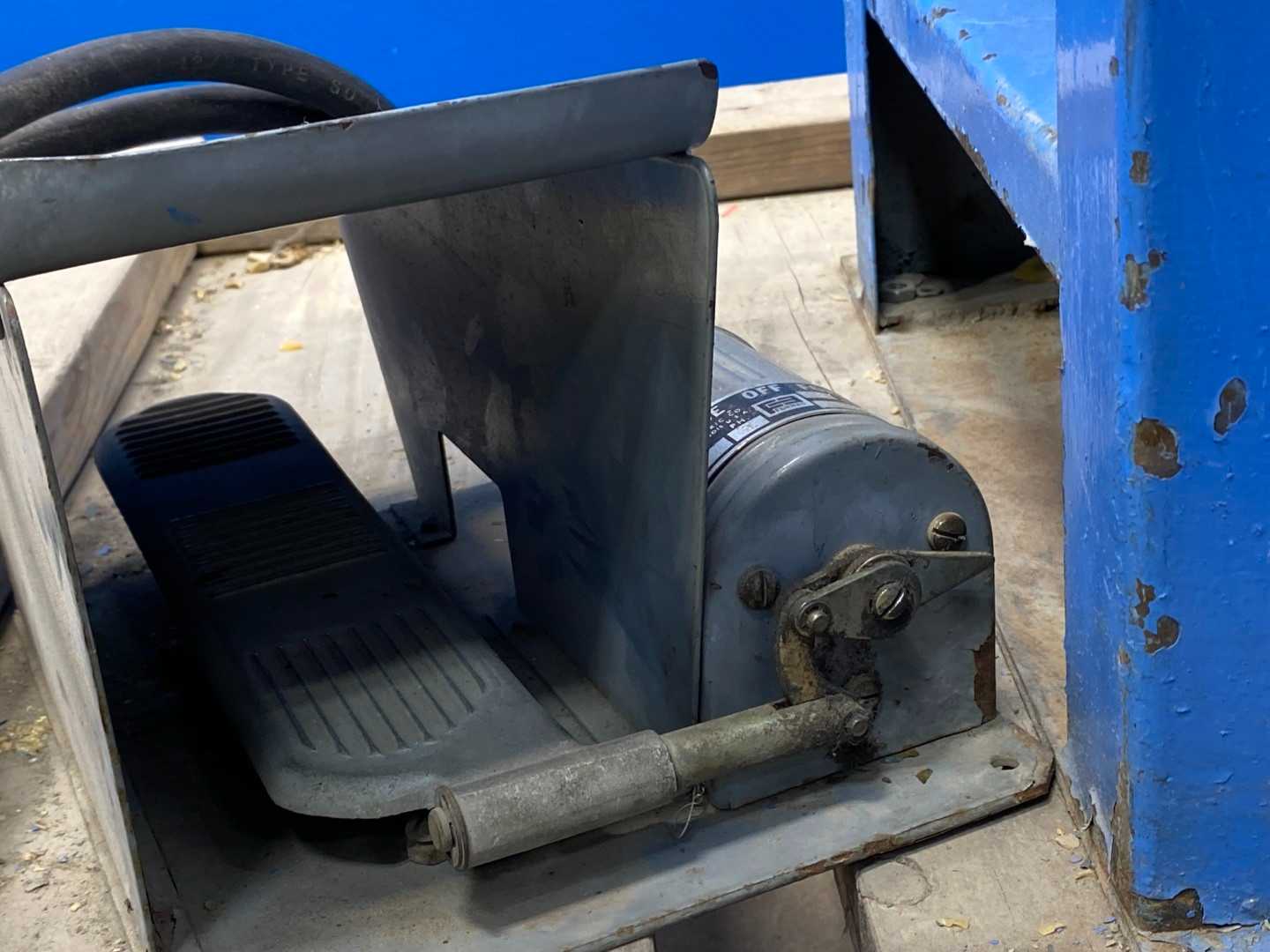 Pexto 3617-B Sheet Metal Roller - 18 Gauge Capacity - Precision Industrial Rolling Machine