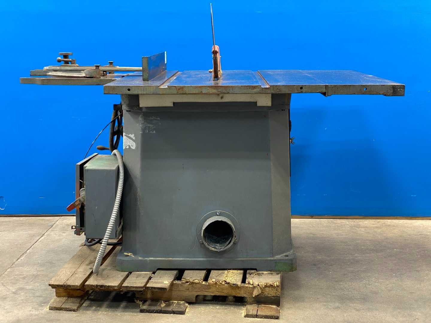 Northfield Model 4 Circular Saw - 5 HP, 3460 RPM, 3-Phase - Heavy-Duty Industrial Cutting Tool