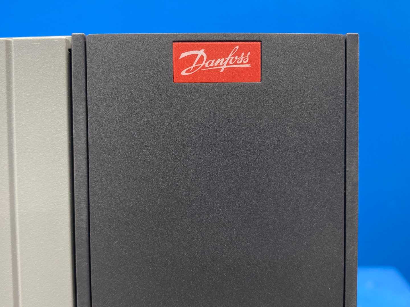 Danfoss 134F9366 CDS303P15KT4P20H2 20HP Compressor Drive Frequency converter 