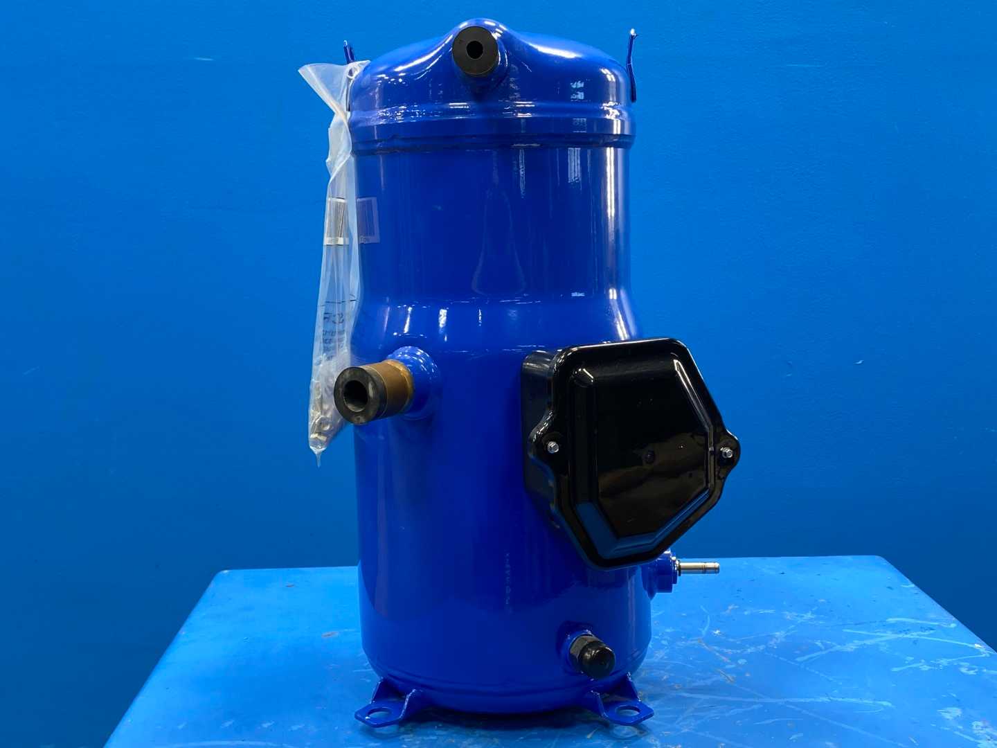 Danfoss Inverter Scroll Compressor VZH117BJDNA 120G0112 (9.75 Tons / 117K BTU)