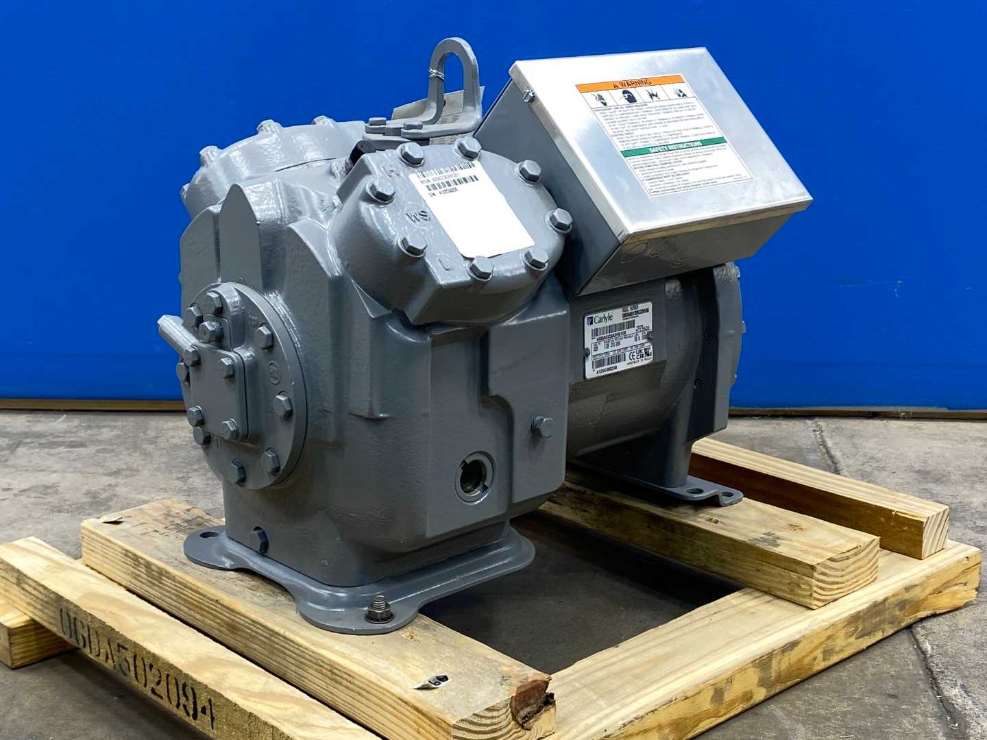 Carlyle Semi-Hermetic Reciprocating Compressor 06DM3130C23650