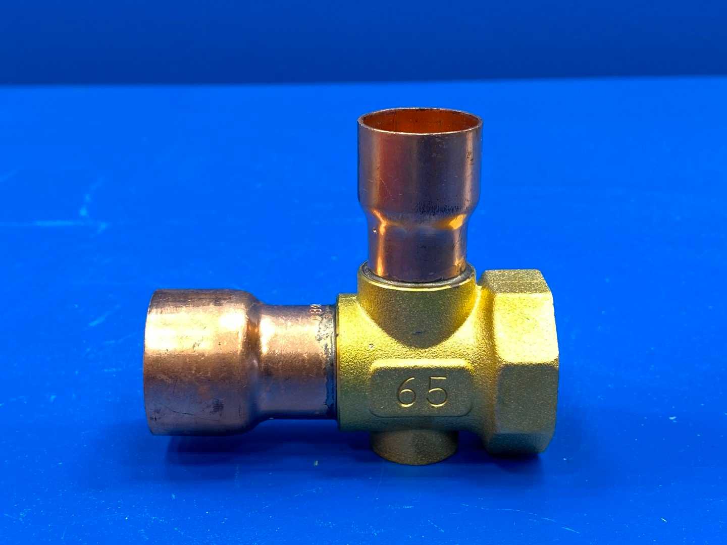 Carel E3V65SWS00 7/8" x 1-1/8" Electronic Expansion Valve