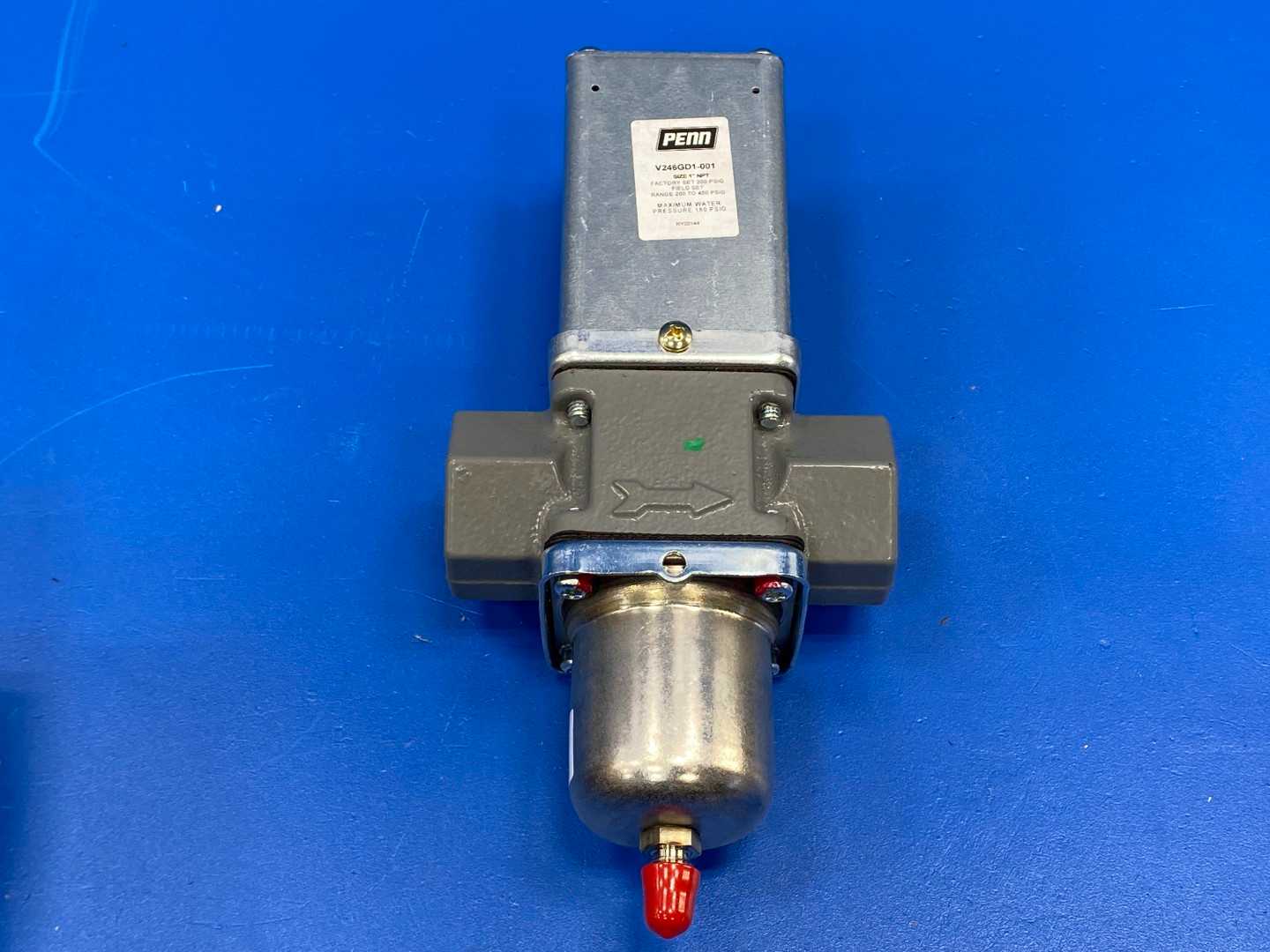 Johnson Controls PENN V246GD1-001C 1" NPT Water Valve, 200-400PSIG, 1/4 SAE Male