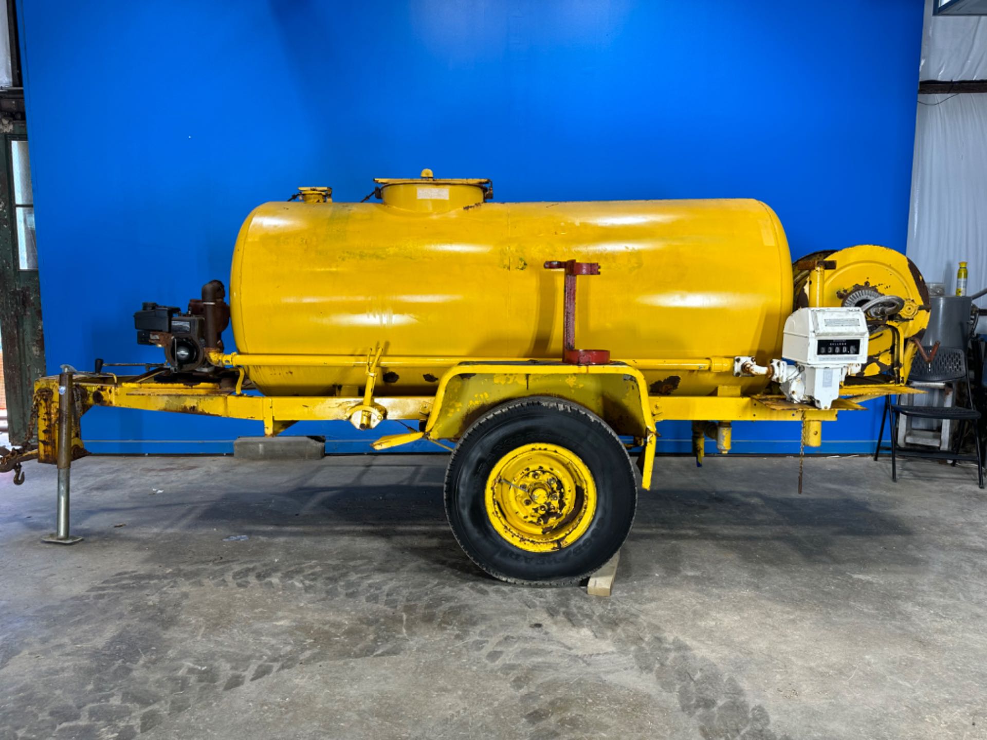 Elliott 500 Gallon Fuel Trailer - Portable Industrial Fuel Transport Solution