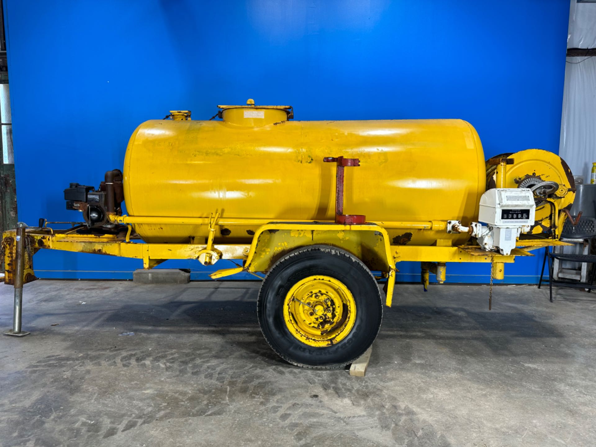 Elliott 500 Gallon Fuel Trailer - Portable Industrial Fuel Transport Solution