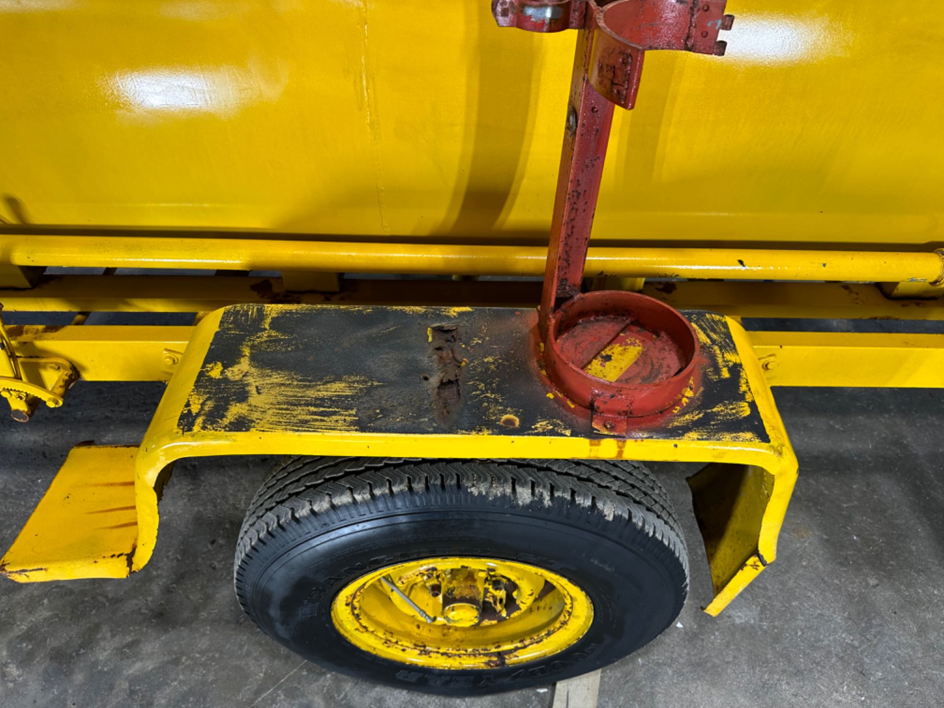 Elliott 500 Gallon Fuel Trailer - Portable Industrial Fuel Transport Solution