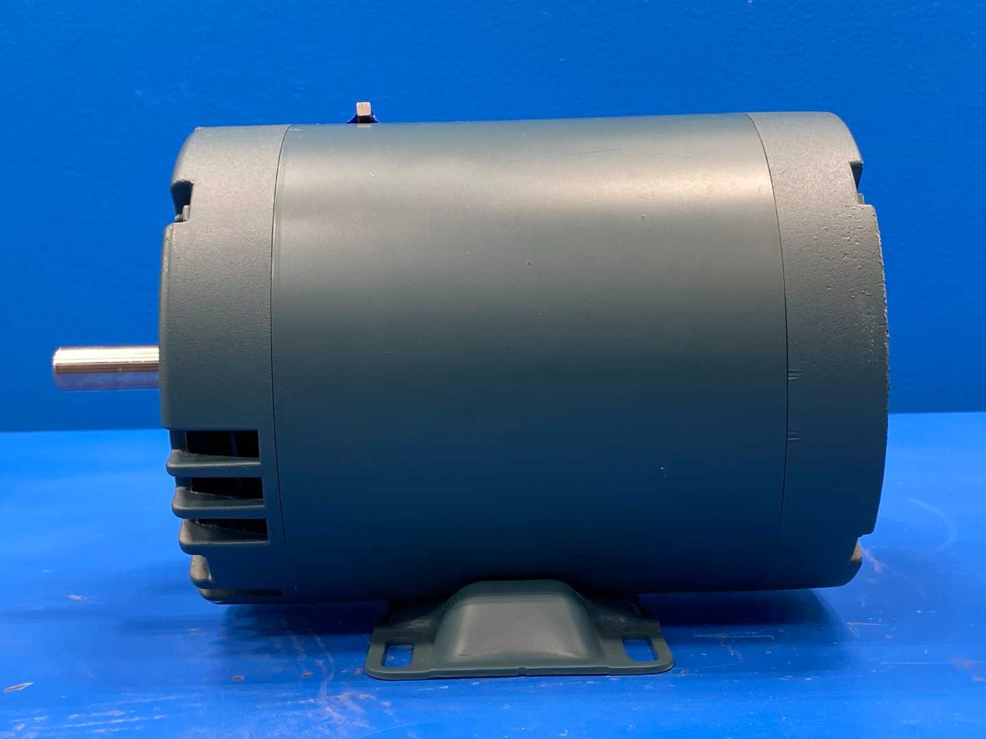 Leeson E116738 Motor. 3/4HP, 3PH, 208-230V, 1725/1425RPM