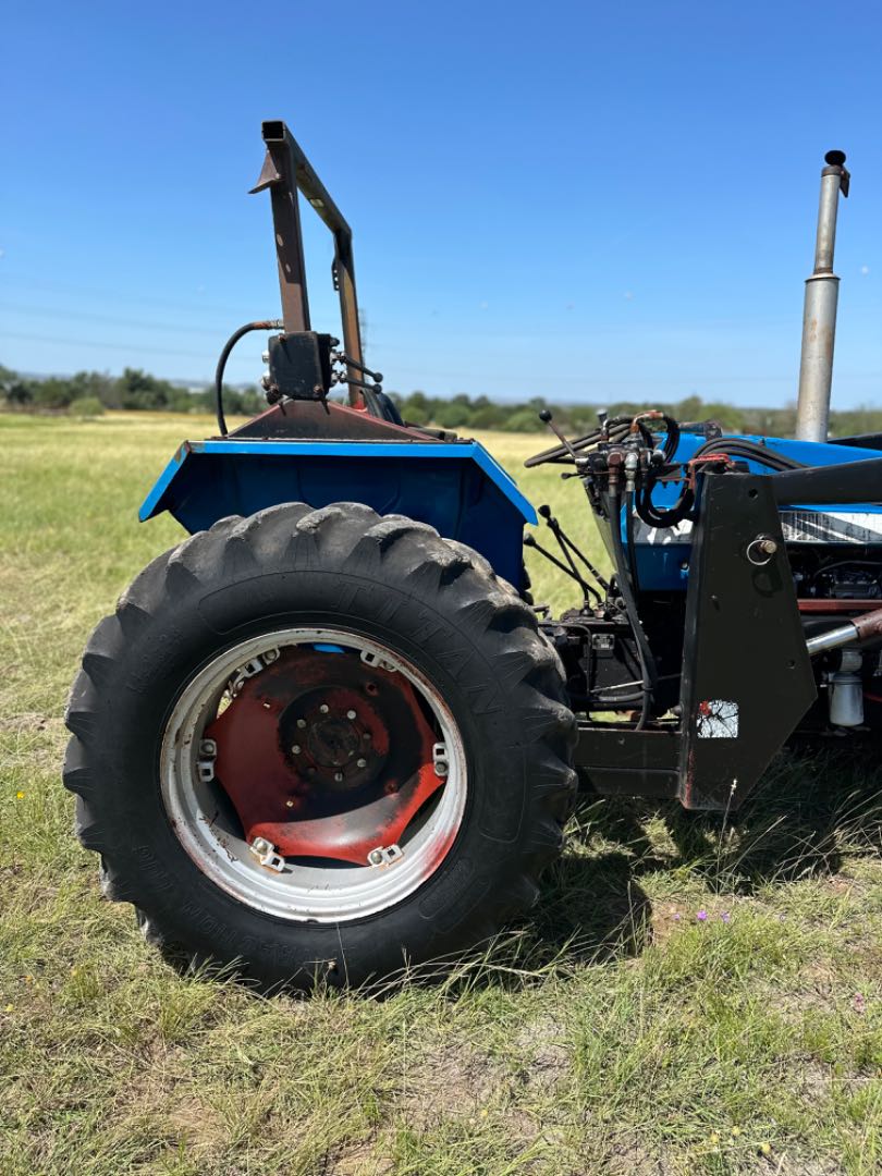 USED Long 2052 Tractor 4WD, 1032hrs