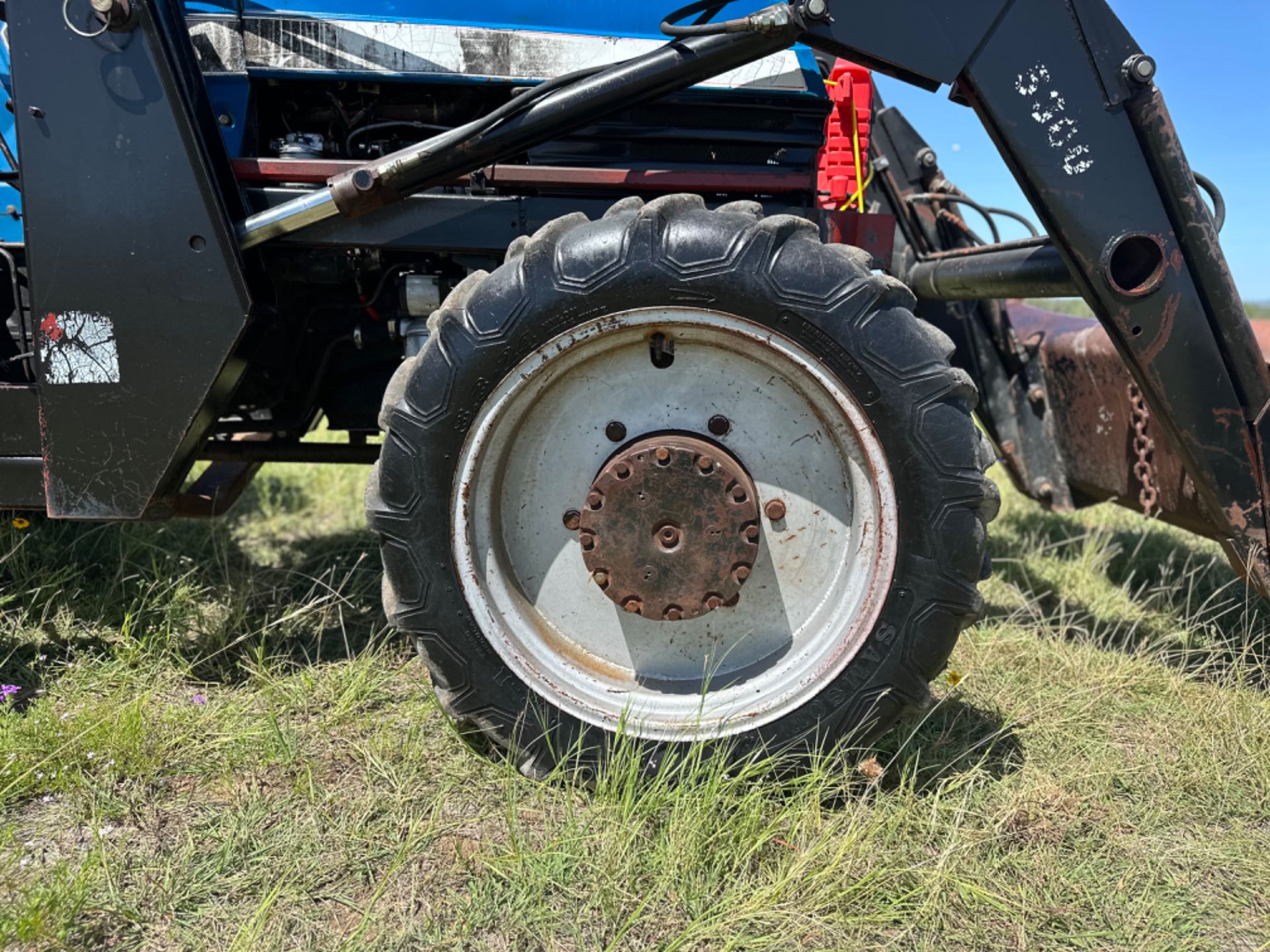 USED Long 2052 Tractor 4WD, 1032hrs