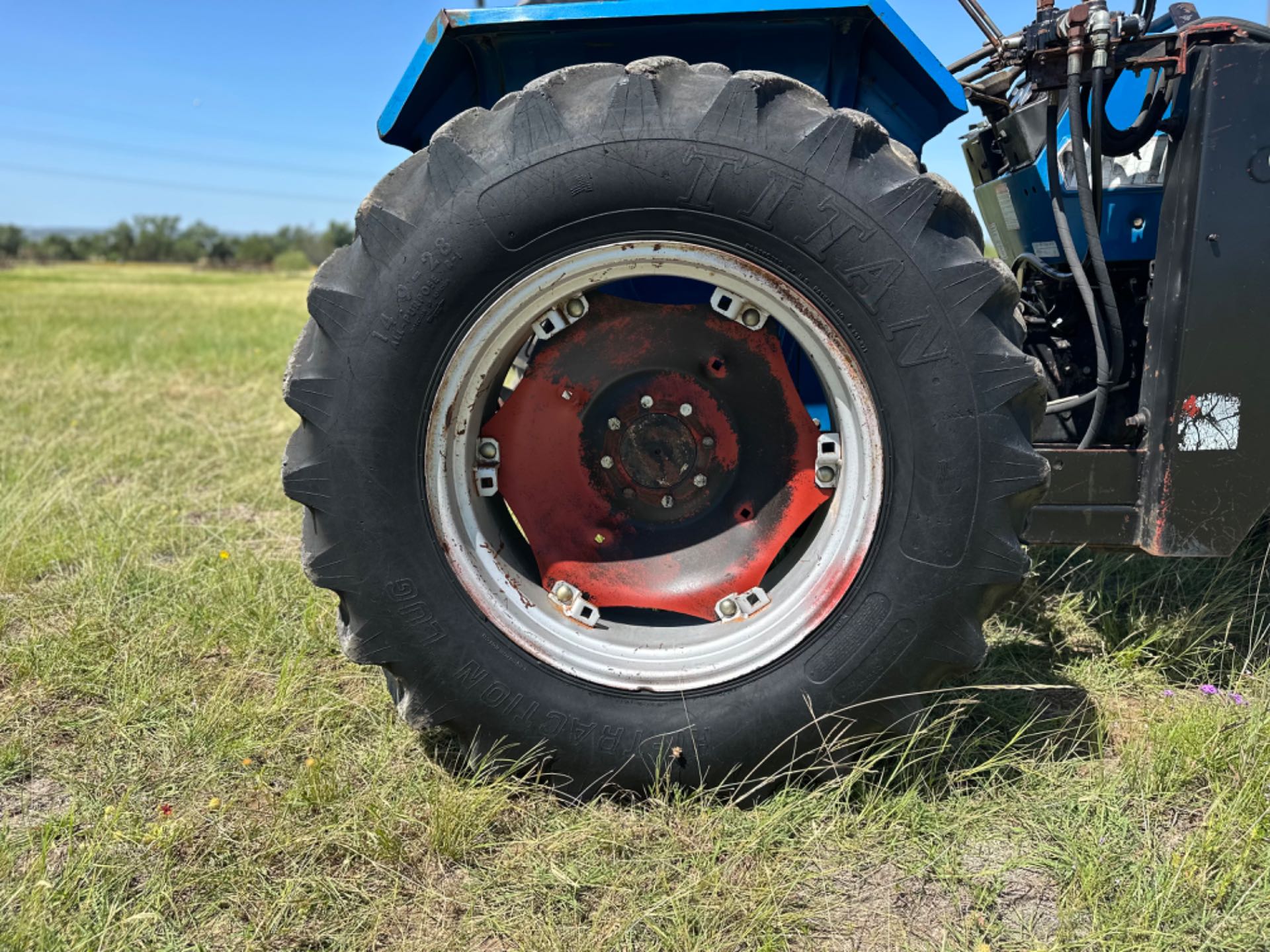 USED Long 2052 Tractor 4WD, 1032hrs