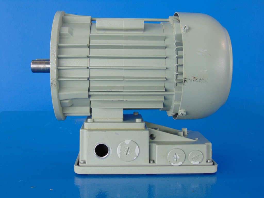  Lenze MDEMA-080-32D electric motor 1390-2510 Rpm 230-277/400-480V 1hp - 1.5hp