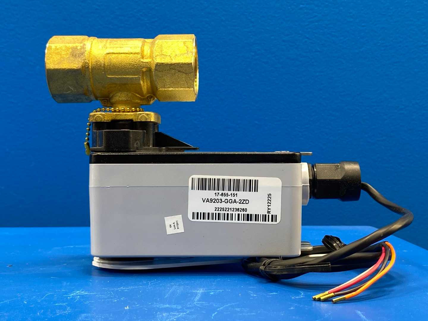 Johnson Controls VG1241CN+943GGA, 1" 2W Ball Valve 11.7CV