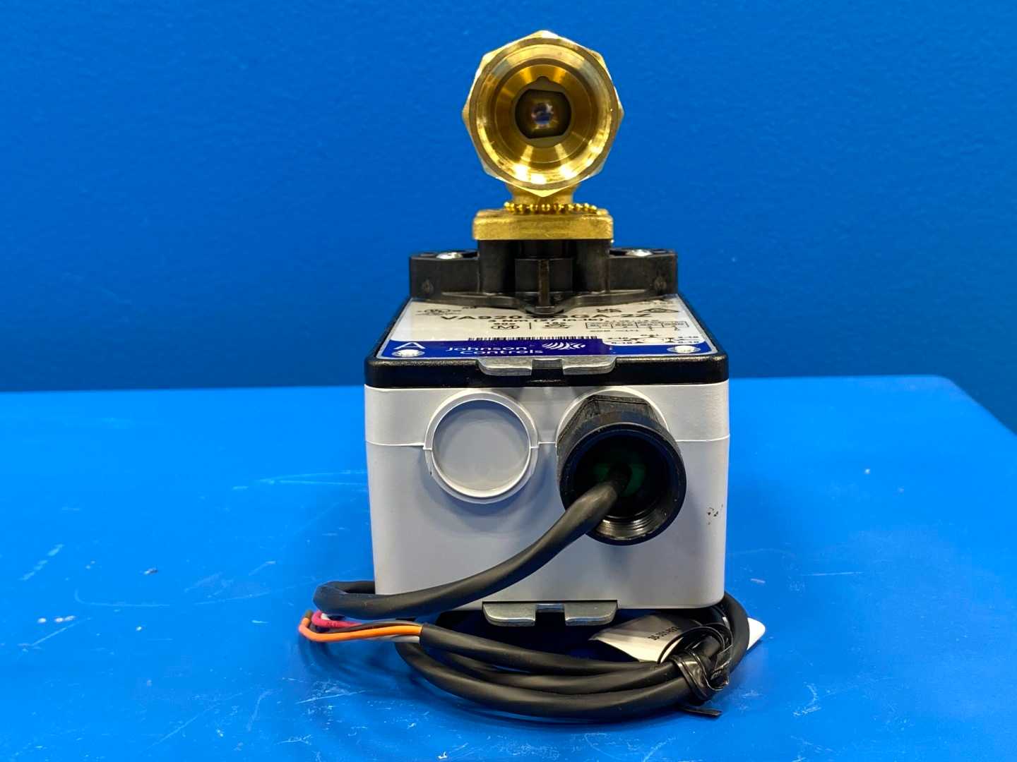 Johnson Controls VG1241CN+943GGA, 1" 2W Ball Valve 11.7CV